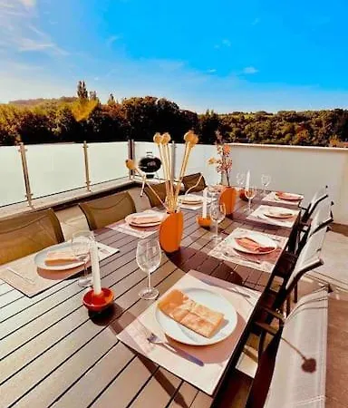 Les Collines Holiday home Mery